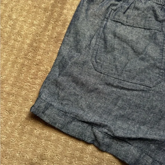 Old Navy Women's Jean colored Linen Shorts - Picture 7 of 7